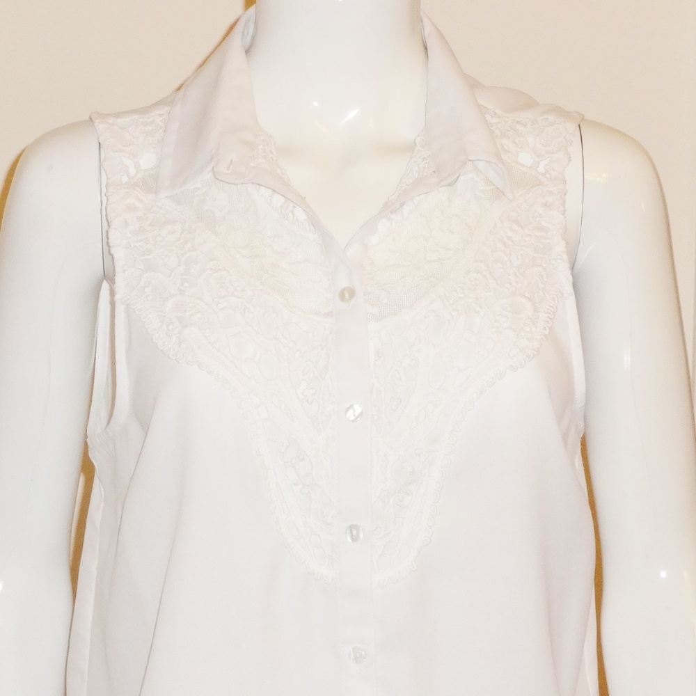 Tally WeiJL white sleveless blouse